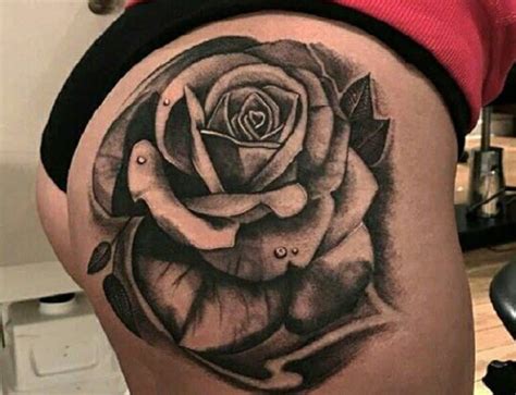 tatuajes para mujer nalga|Tatuaje femenino en la nalga